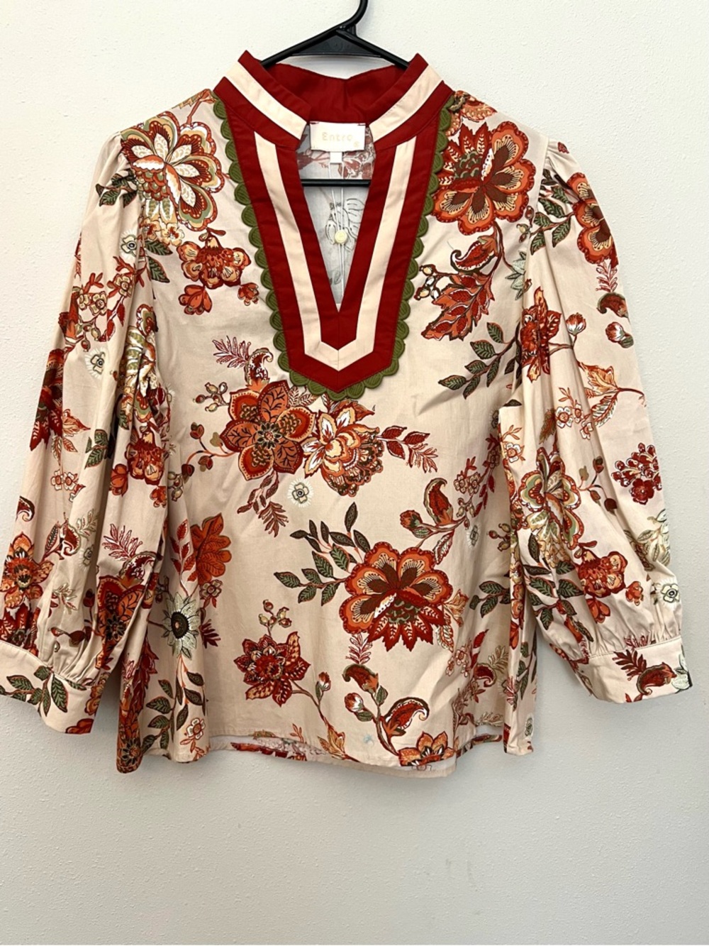 Entro Rust floral V-Neck Puff 3/4 Sleeve Women's Top